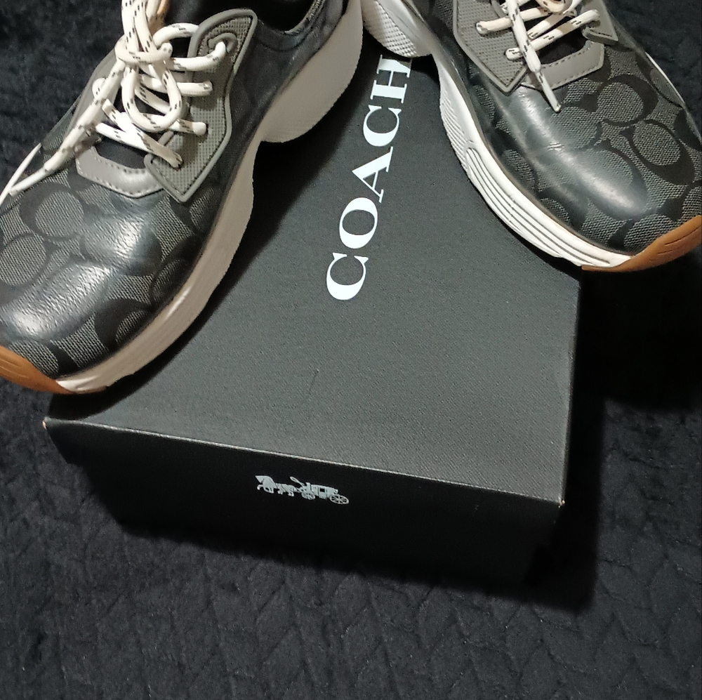 Shoes - Picture 6 of 10